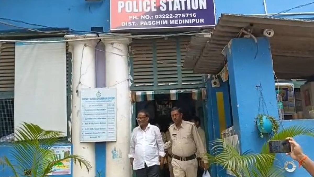 মেদিনীপুরে ধৃত তৃণমূল নেতা বিশ্বনাথ পাণ্ডবকে চারদিনের পুলিশ হেফাজতের নির্দেশ