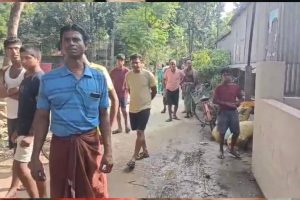বিজেপি কর্মীর বাড়িতে বোমা মারার অভিযোগ