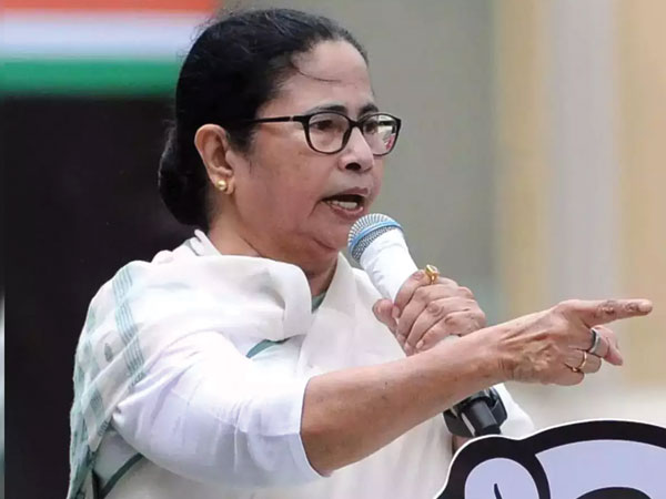 কাউন্সিলরদের জরুরি বৈঠকে ডাক মমতার
