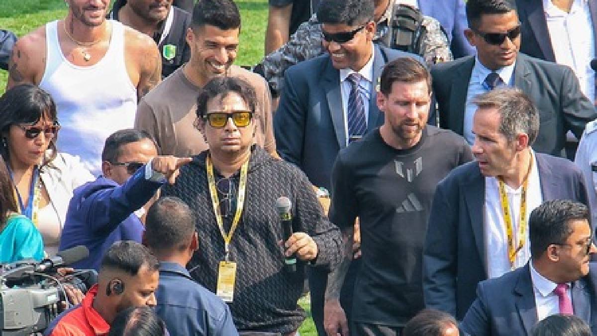 নিরাপত্তা নিয়ে উদ্বেগ, ভাঙা হতে পারে লেকটাউনের মেসি মূর্তি