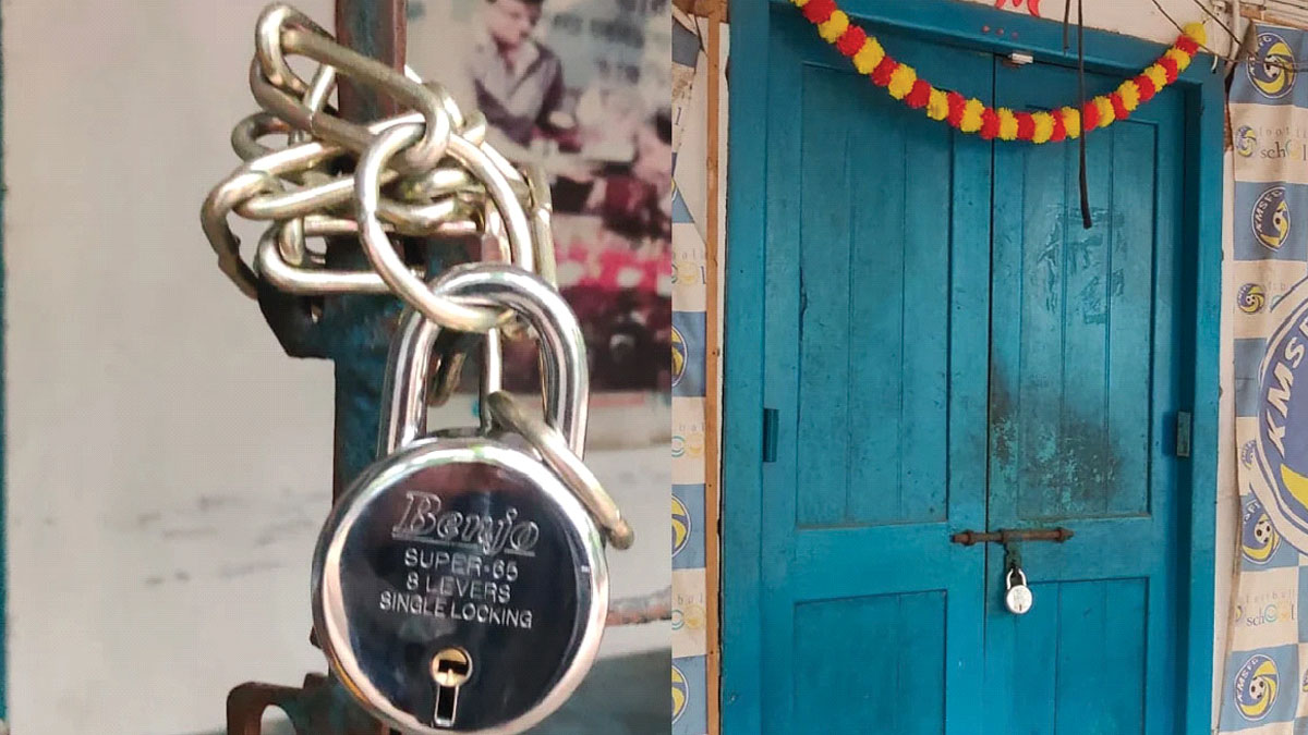 রবীন্দ্র  সরোবর স্টেডিয়ামের  প্রবেশদ্বারে তালা পড়লো