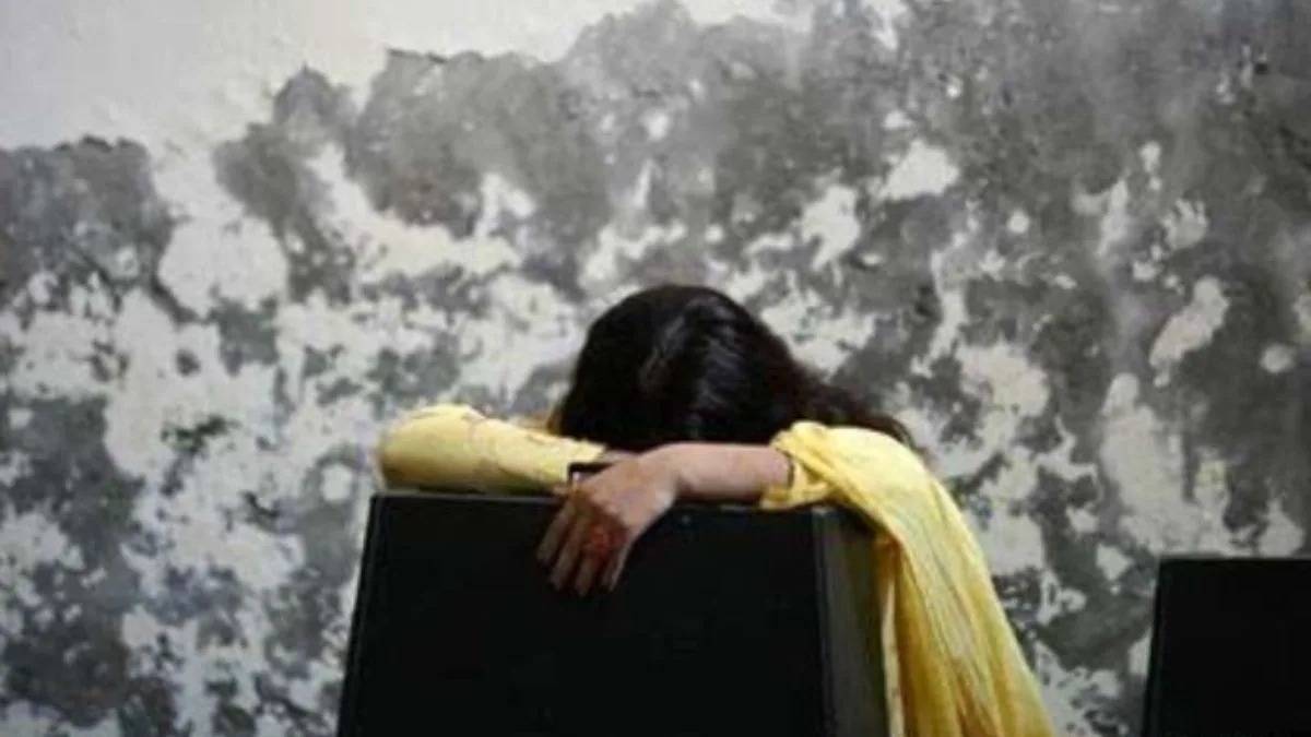 বাংলাদেশে সপ্তম শ্রেণির ছাত্রীকে ধর্ষণ মাদ্রাসার প্রধান শিক্ষকের