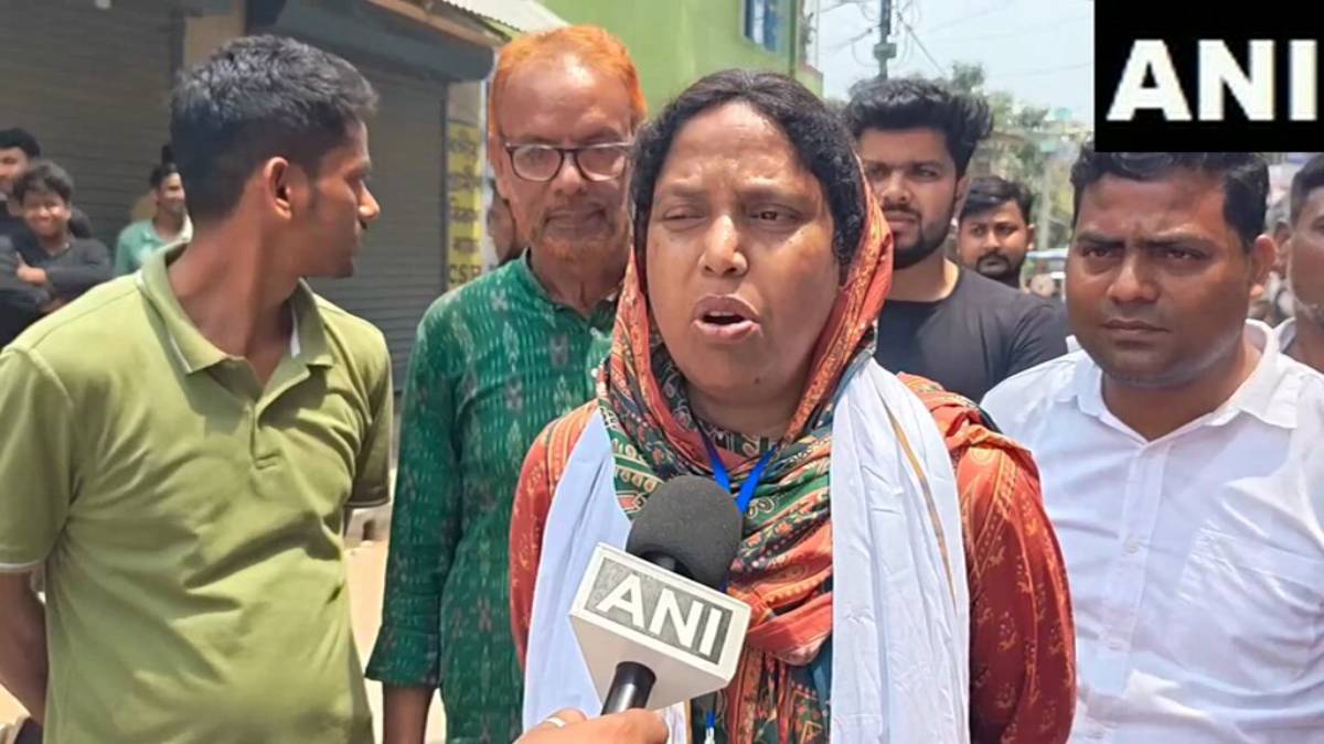 সুজাপুরে ফুটল ঘাসফুল, ৬০ হাজারের বেশি ভোটে জয় সাবিনা ইয়াসমিনের