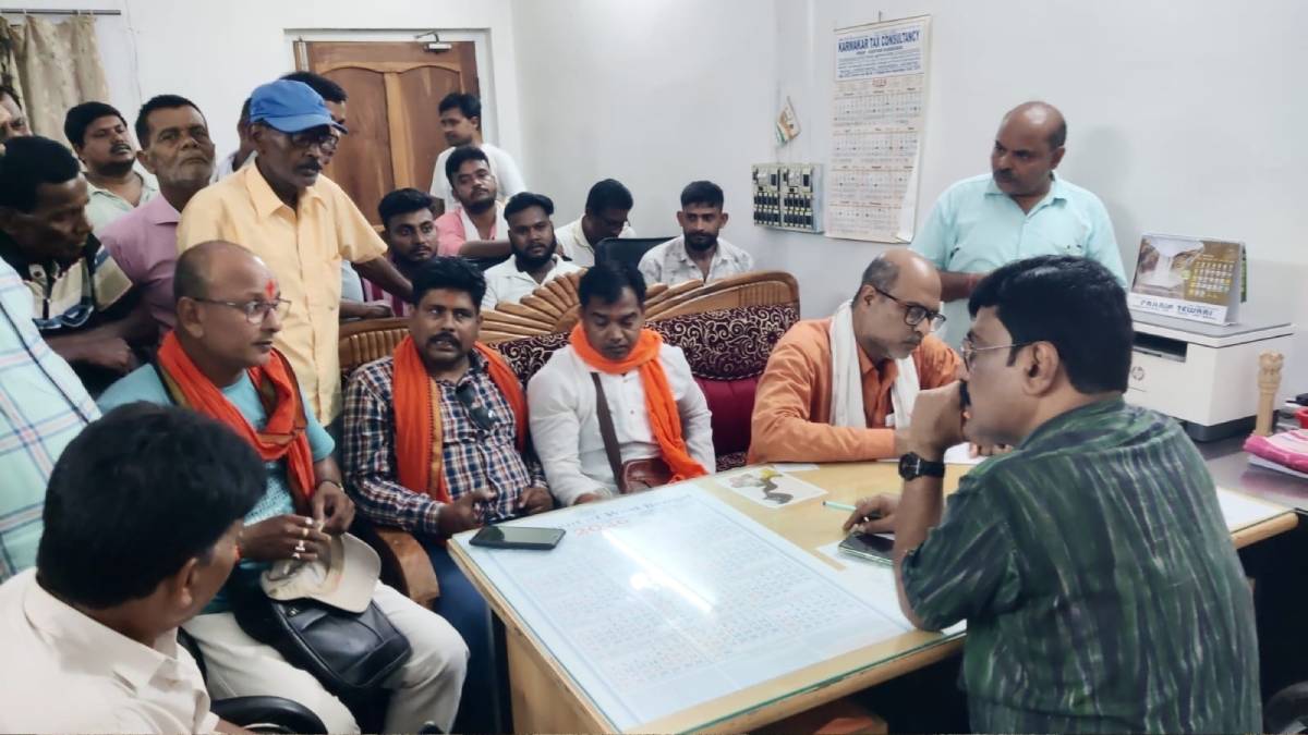 রঘুনাথপুর পুরসভায় দুর্নীতির অভিযোগ তুলে দাবিপত্র বিজেপির