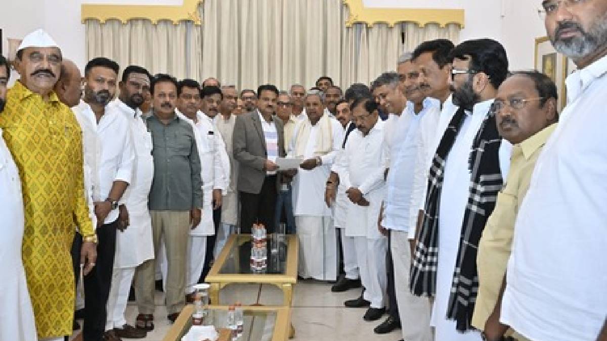 পদত্যাগ করলেন কর্ণাটকের মুখ্যমন্ত্রী সিদ্দারামাইয়া
