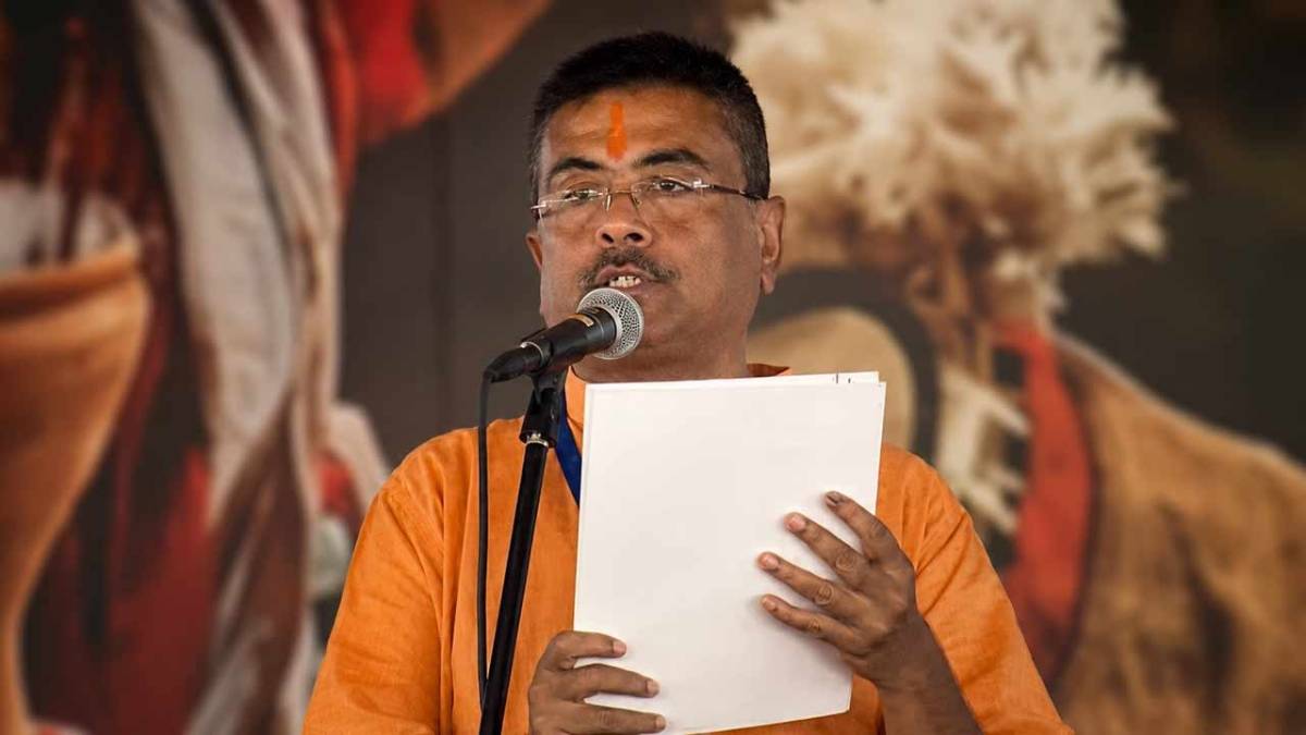 শপথ নিলেন শুভেন্দু অধিকারী