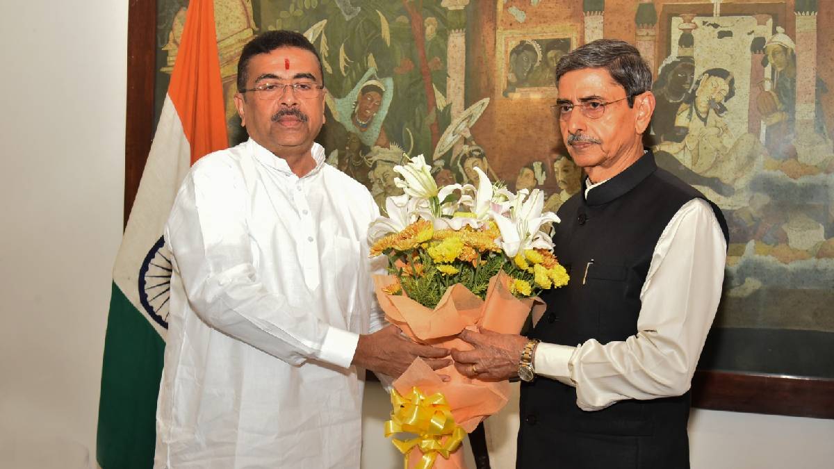 লোকভবনে মুখ্যমন্ত্রী শুভেন্দু অধিকারী, দেখা করলেন রাজ্যপালের সঙ্গে