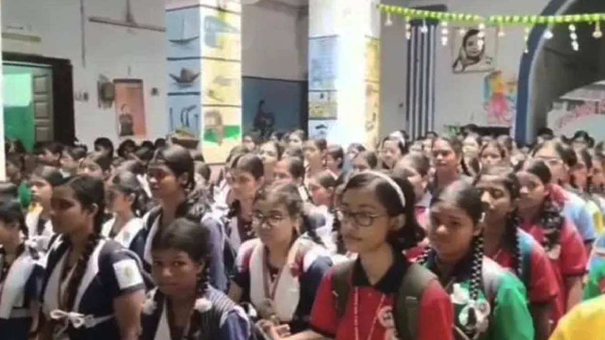 সোমবার থেকে রাজ্যের সরকারি স্কুলে বাধ্যতামূলক ‘বন্দে মাতরম’