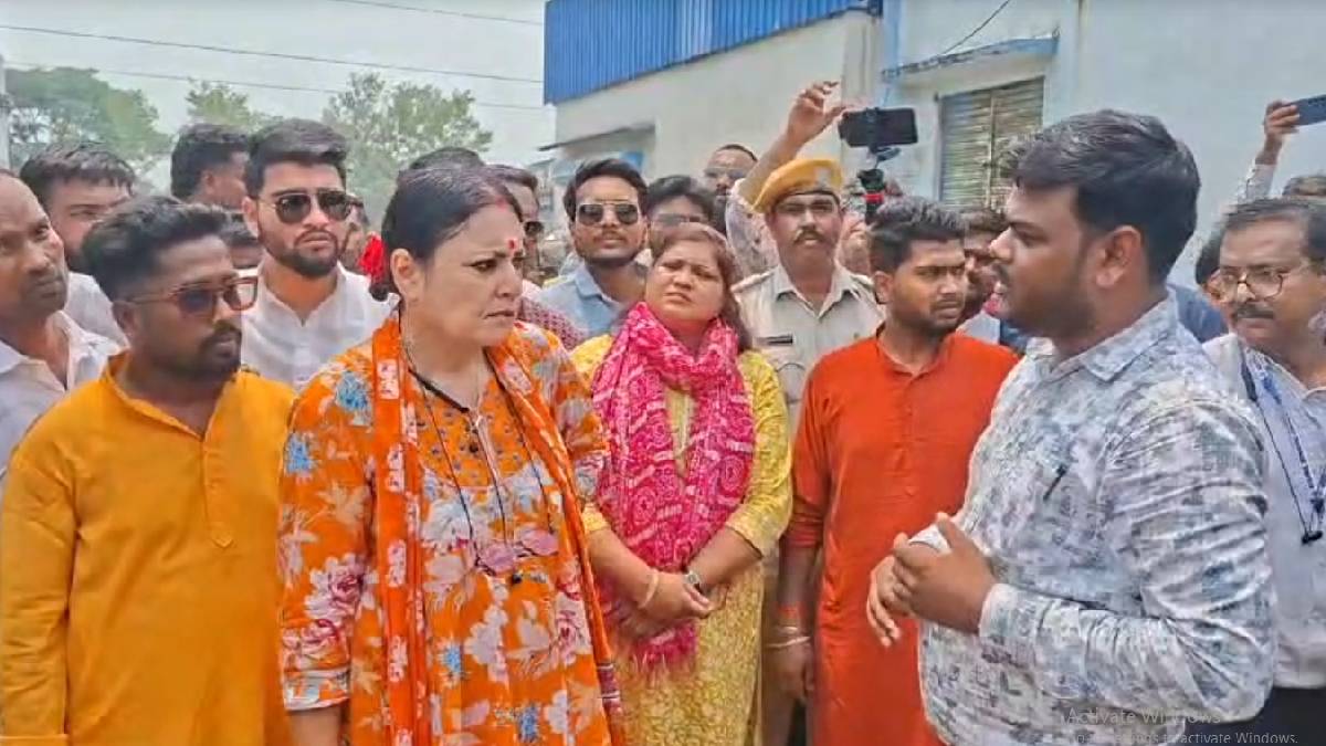 আসানসোলে সরকারি টাকার অপচয়ে ক্ষুব্ধ মন্ত্রী অগ্নিমিত্রা পাল