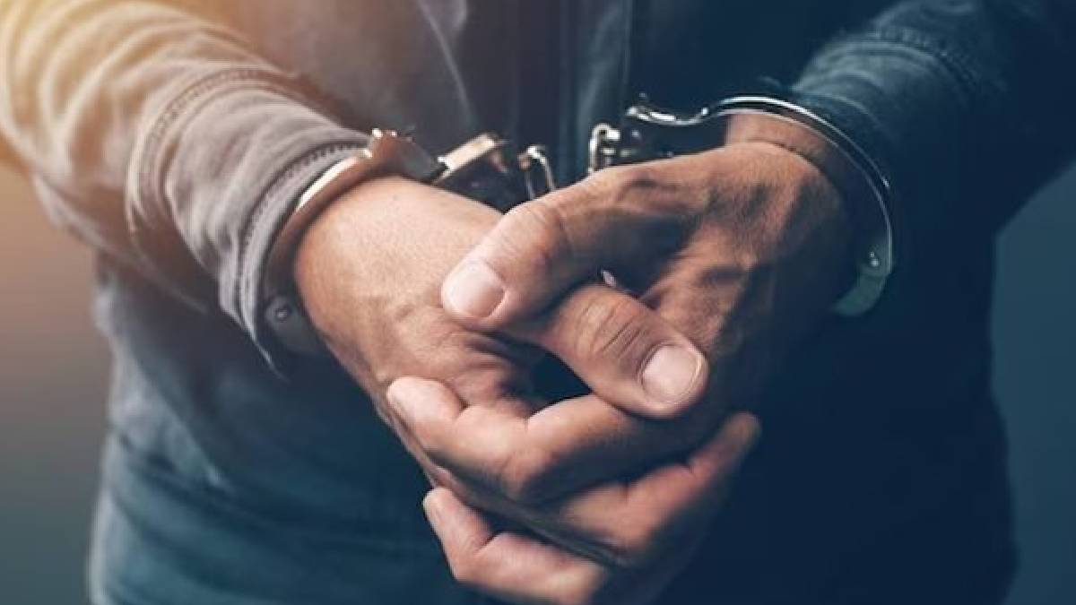 কলকাতা বিমানবন্দরে অশান্তির ঘটনায় পুলিশের জালে ৫
