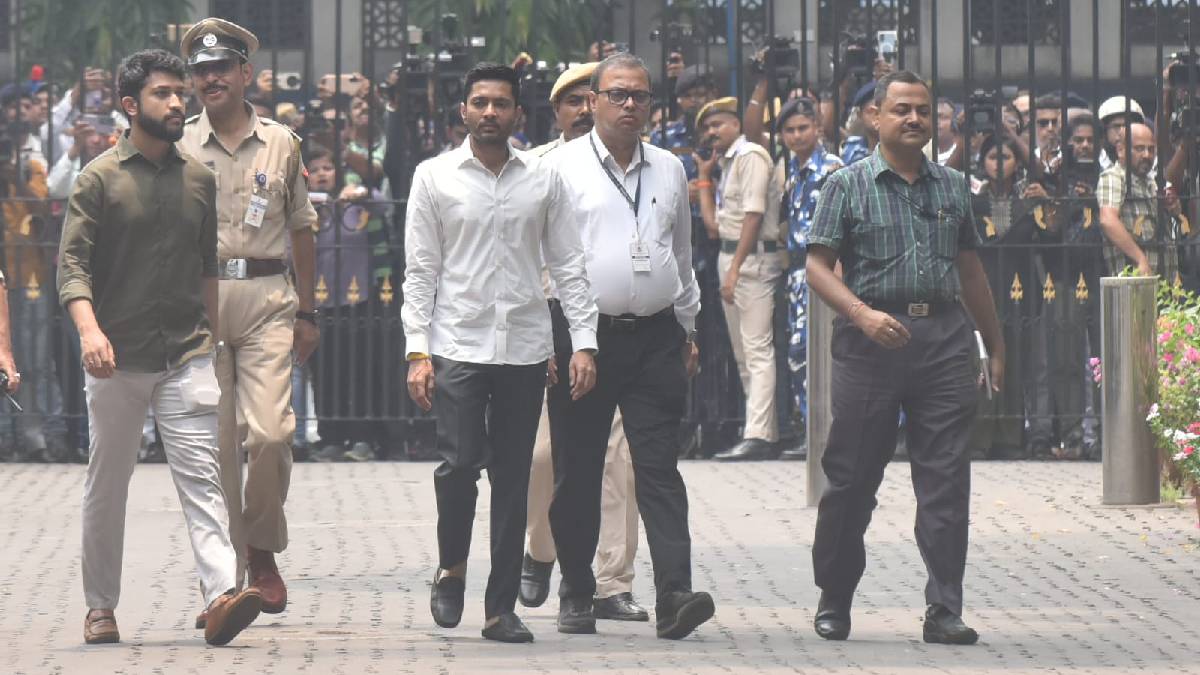 সময়ের আগেই ভবানী ভবনে হাজিরা অভিষেক বন্দ্যোপাধ্যায়ের