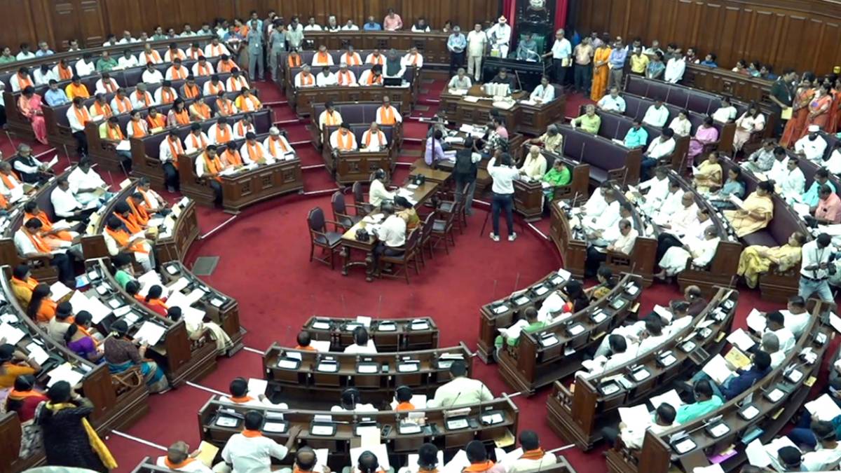 রাজ্যের সব প্রকল্প জারি থাকার ঘোষণা অর্থমন্ত্রীর