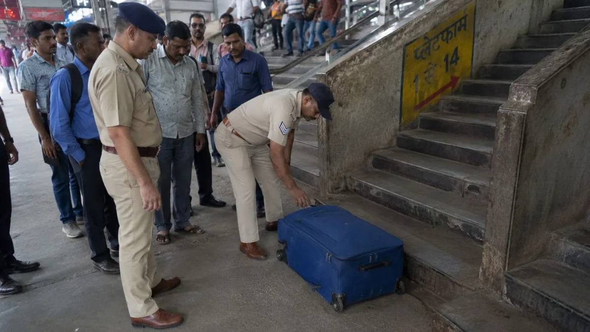 পেরাম্বুর রেল স্টেশনে স্যুটকেসে মিলল খণ্ডবিখণ্ড দেহ, চেন্নাইতে চাঞ্চল্য