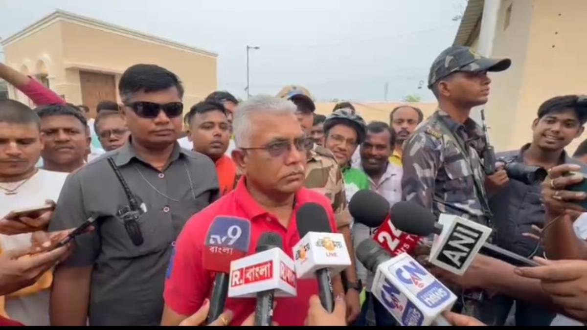 ‘প্রকৃতিকে স্বচ্ছ রাখতে হবে’, সাইকেল র্যা লিতে প্যাডেলে পা দিয়ে বার্তা দিলীপের