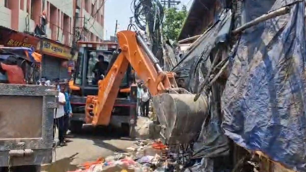 হাটন রোডে উচ্ছেদ অভিযান, জীবিকা হারিয়ে অনিশ্চয়তায় বহু ব্যবসায়ী