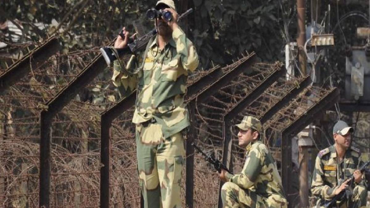 সীমান্তঘেঁষা এলাকা থেকে পুলিশের জালে দুই বাংলাদেশি, আটক মহিলা ও নাবালক