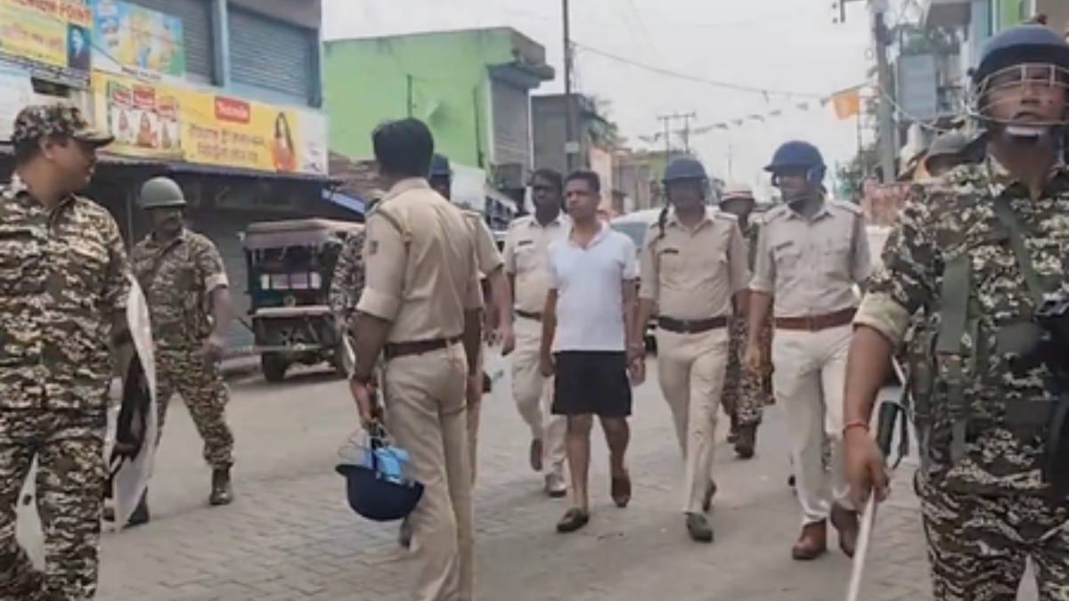 পুলিশের হাতে গ্রেপ্তার জাহাঙ্গির ওরফে ‘পুষ্পা’র স্ত্রী