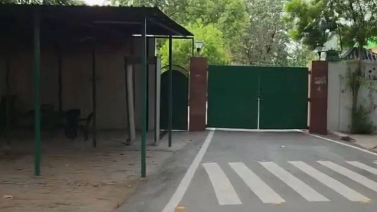 নিরাপত্তা ফিরিয়ে দেওয়ার ঘোষণা তেজস্বী যাদবের, বিহারে তীব্র রাজনৈতিক সংঘাত