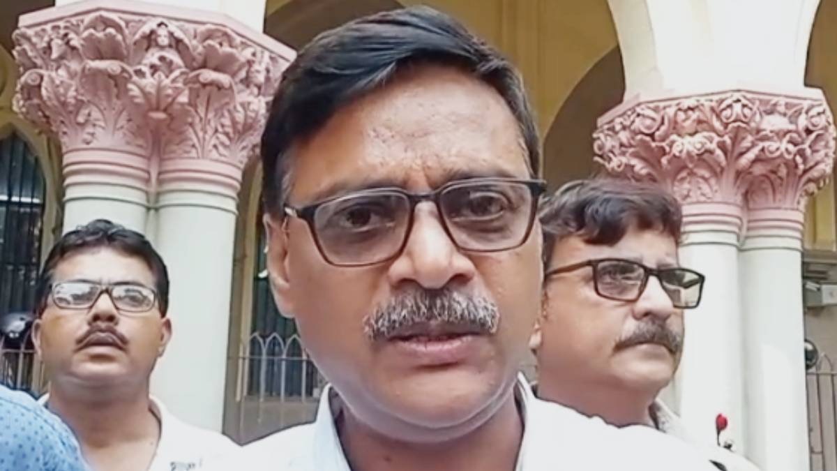 রেড রোডে যোগা দিবসের বিজ্ঞপ্তি চ্যালেঞ্জ করে দায়ের জোড়া মামলা