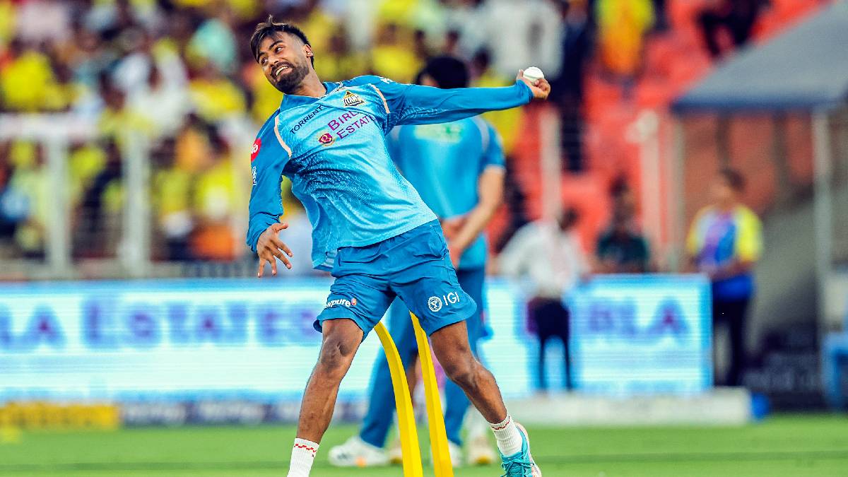 অভিষেকেই ৬ উইকেট তরুণ স্পিনার সুথারের, ইনিংস জয়ের পথে ভারত
