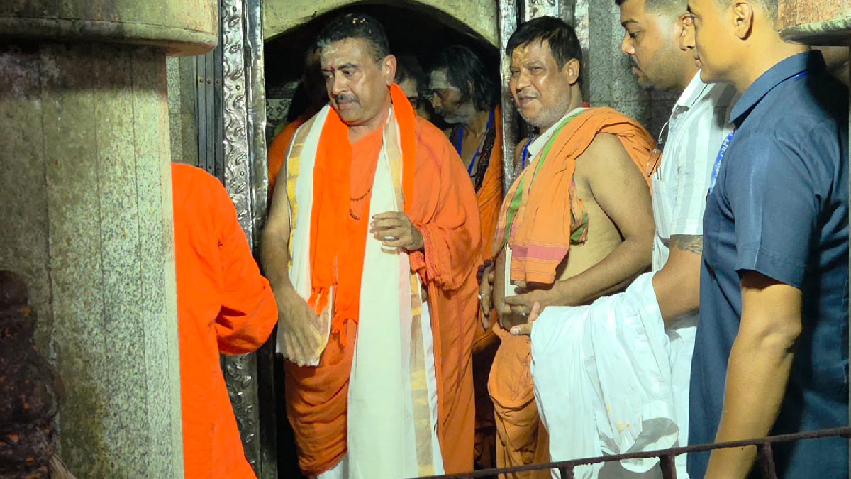 তারকেশ্বরে পুজো দিলেন শুভেন্দু অধিকারী
