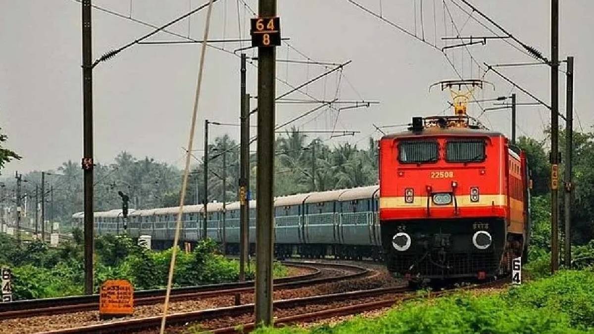 পুরনো টিকিট ব্যবস্থায় বদল, আগস্টে আসছে রেলের নতুন বুকিং-সংরক্ষণ ব্যবস্থা