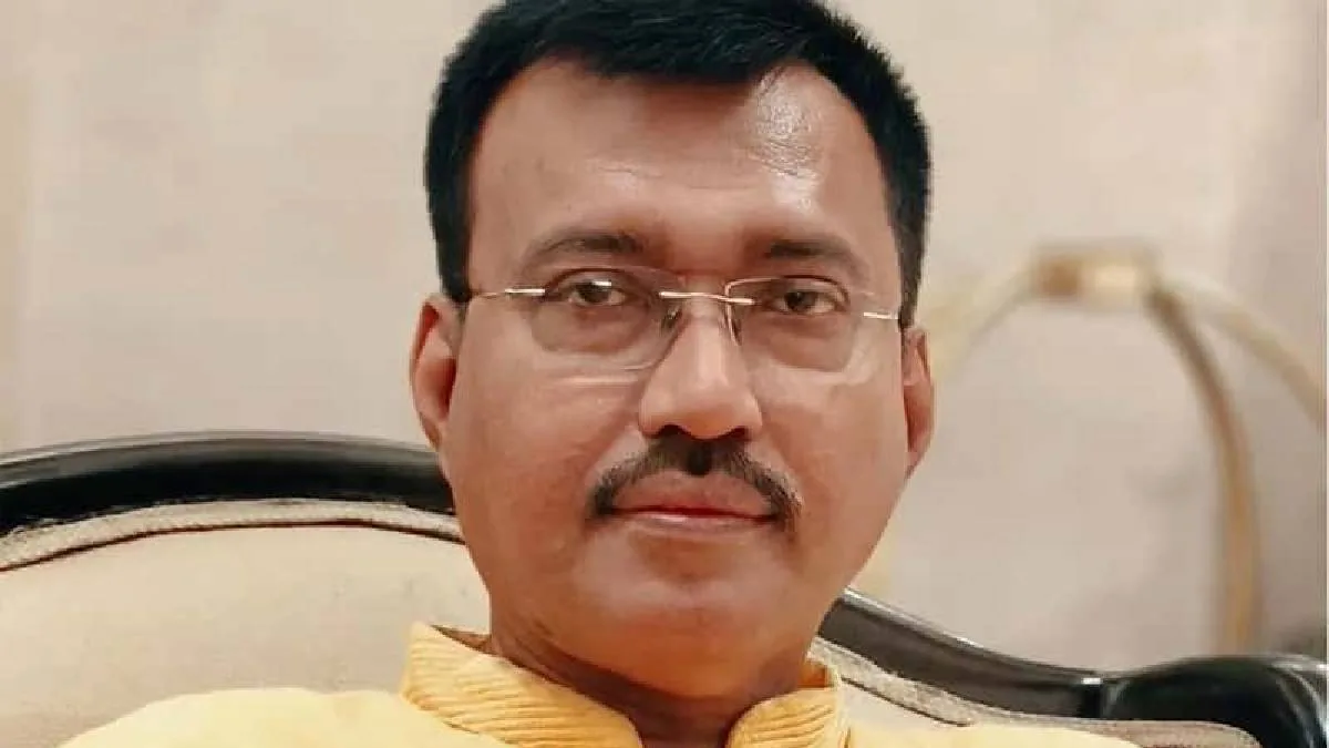 তৃণমূল ছাড়লেন প্রাক্তন কাউন্সিলর বিশ্বরূপ দে, তারাতলা বিপর্যয়ের জের