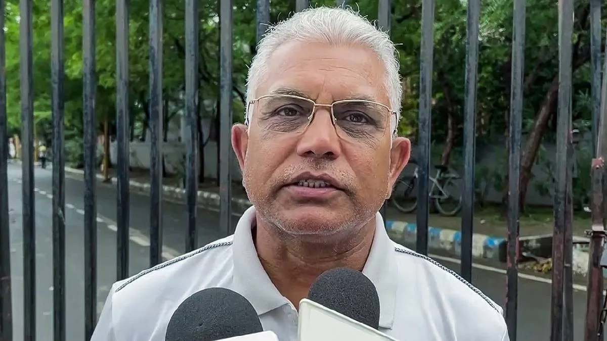 নয়াদিল্লি যাচ্ছেন রাজ্যের পঞ্চায়েতমন্ত্রী, গুরুত্বপূর্ণ বৈঠকে যোগ দেবেন দিলীপ