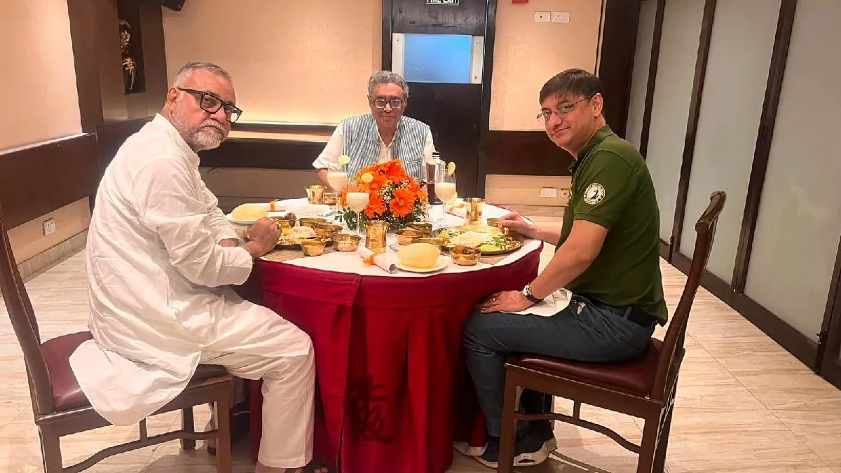 প্রধানমন্ত্রীর অর্থনৈতিক উপদেষ্টা সঞ্জীব সান্যালের সঙ্গে বৈঠকে স্বপন-তাপস, শিল্পেই জোর
