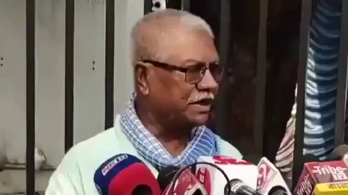 ‘খুব বাঁচা বেঁচে গেছি সেই মনোকষ্ট থেকে’, রচনাকে নিয়ে মমতাকে ঘুরিয়ে খোঁচা মনোরঞ্জনের