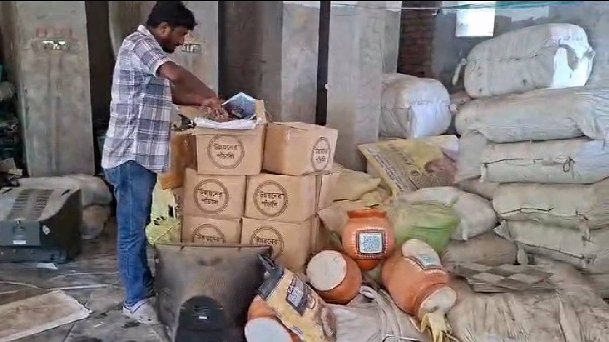সুজিত বসু জেলে, শ্রীভূমির ক্লাব থেকে মিলল ত্রানের স্তূপ, উদ্ধার সরকারি উপহারও