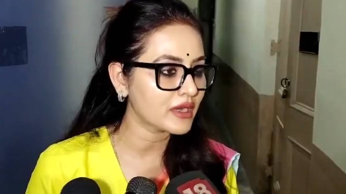 অনন্যার ওয়ার্ড অফিস থেকে মিলল ত্রাণের পাহাড়, কন্ডোম ও তোলাবাজির হিসাব