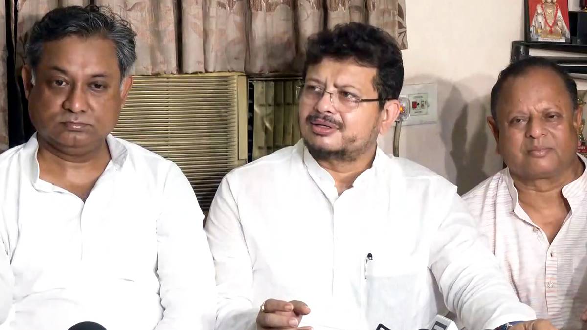 সন্দীপনের বাড়িতে বিক্ষোভ ঘিরে বিতর্ক, তদন্তের দাবিতে সরব ঋতব্রত