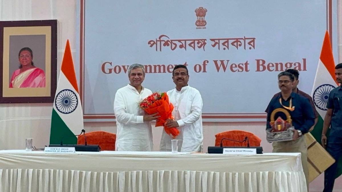 রাজ্যে রেলের তরফে ১ লক্ষ কোটির কাজ, নবান্ন থেকে ঘোষণা মুখ্যমন্ত্রীর