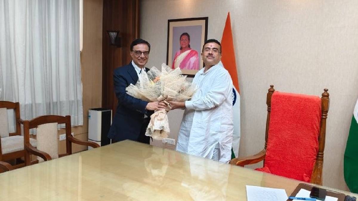 বাঙালি শিল্পপতি প্রসূন মুখোপাধ্যায়ের সঙ্গে মুখ্যমন্ত্রীর সাক্ষাৎ