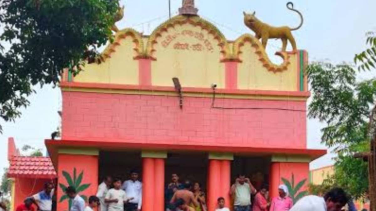 অম্বুবাচীতে ঐতিহ্যবাহী বোঁয়াইচণ্ডী মন্দিরে ভক্তদের ঢল, পরিচ্ছন্নতায় বিজেপি