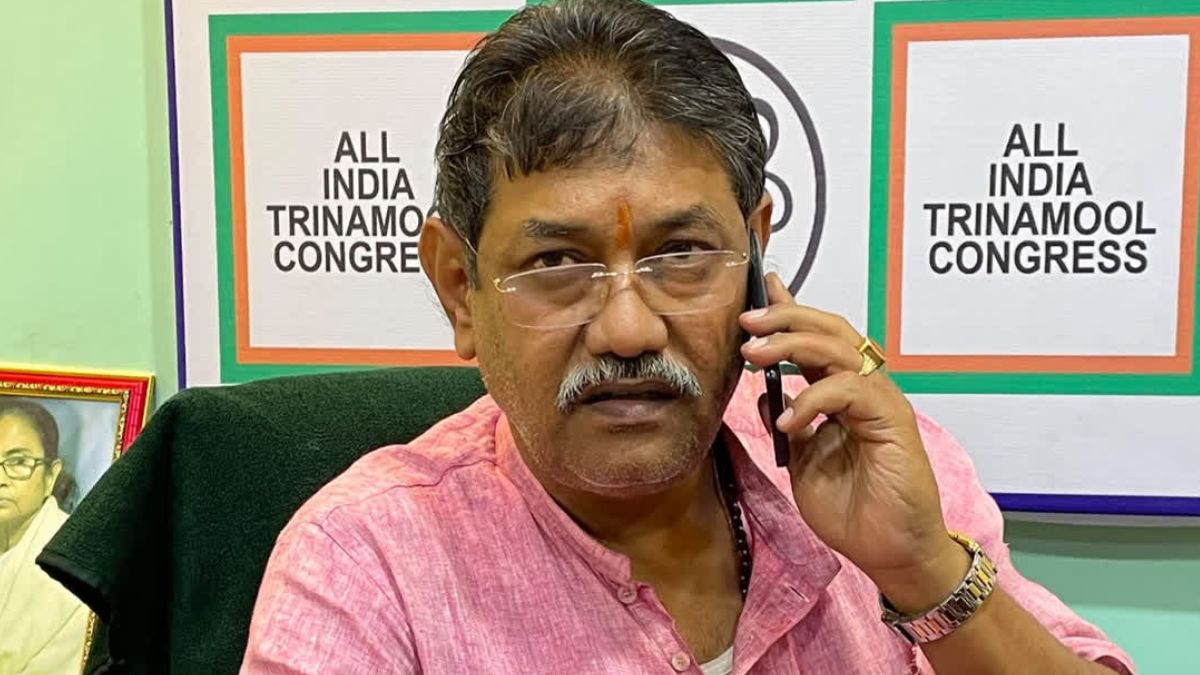 ত্রাণের শাড়ি ও মশারিতে ঠাসা প্রাক্তন বিধায়কের গুদাম