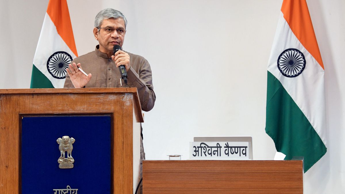 শনিতে রেলমন্ত্রী ও মুখ্যমন্ত্রীর মেগা বৈঠক