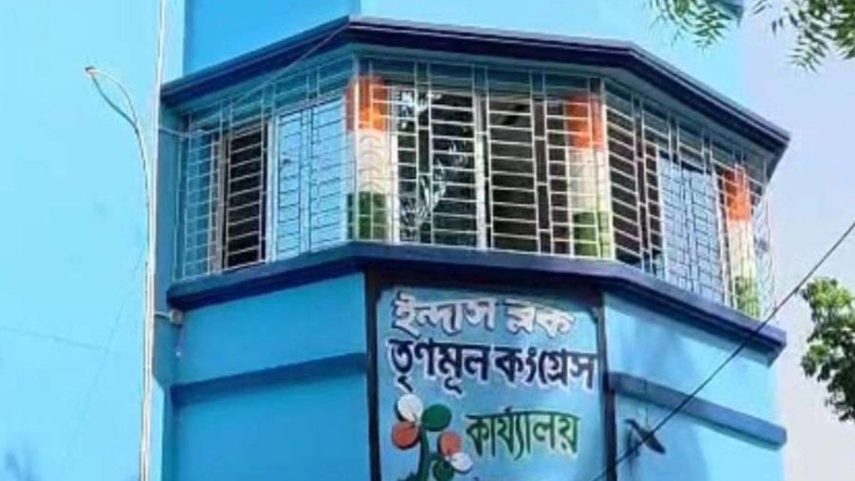 তৃণমূল কার্যালয়ের ভিতরে আস্ত গেস্ট হাউস, মিলল কন্ডোম