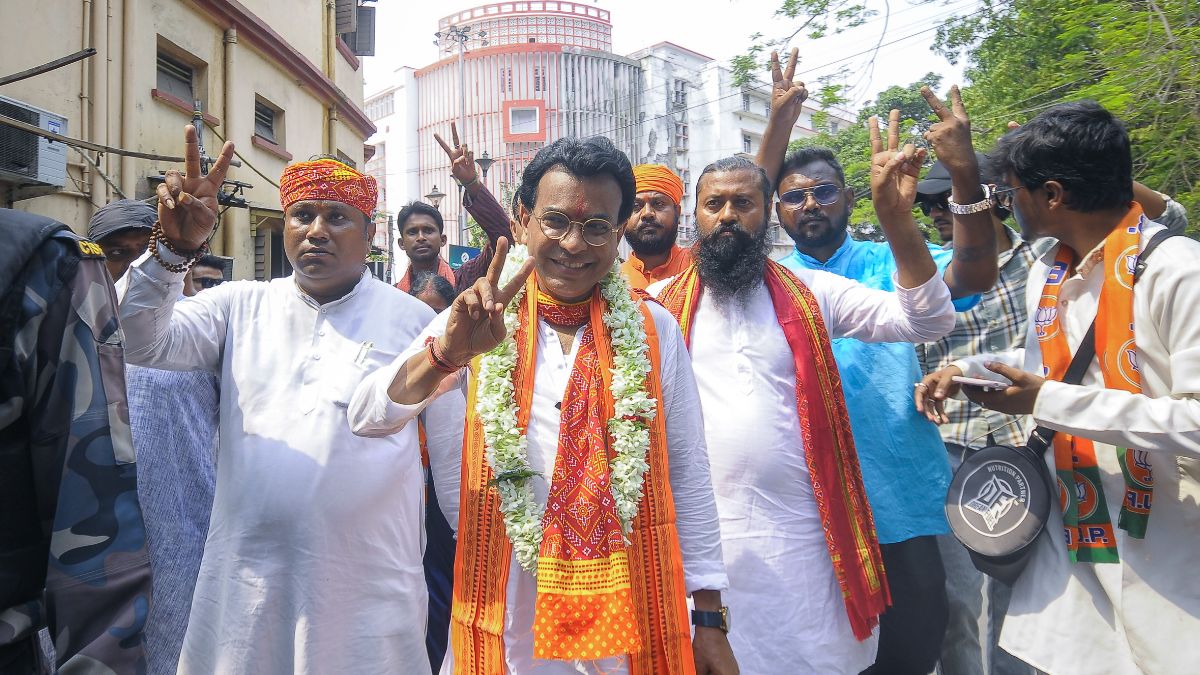 ‘আইন সকলের জন্য সমান’