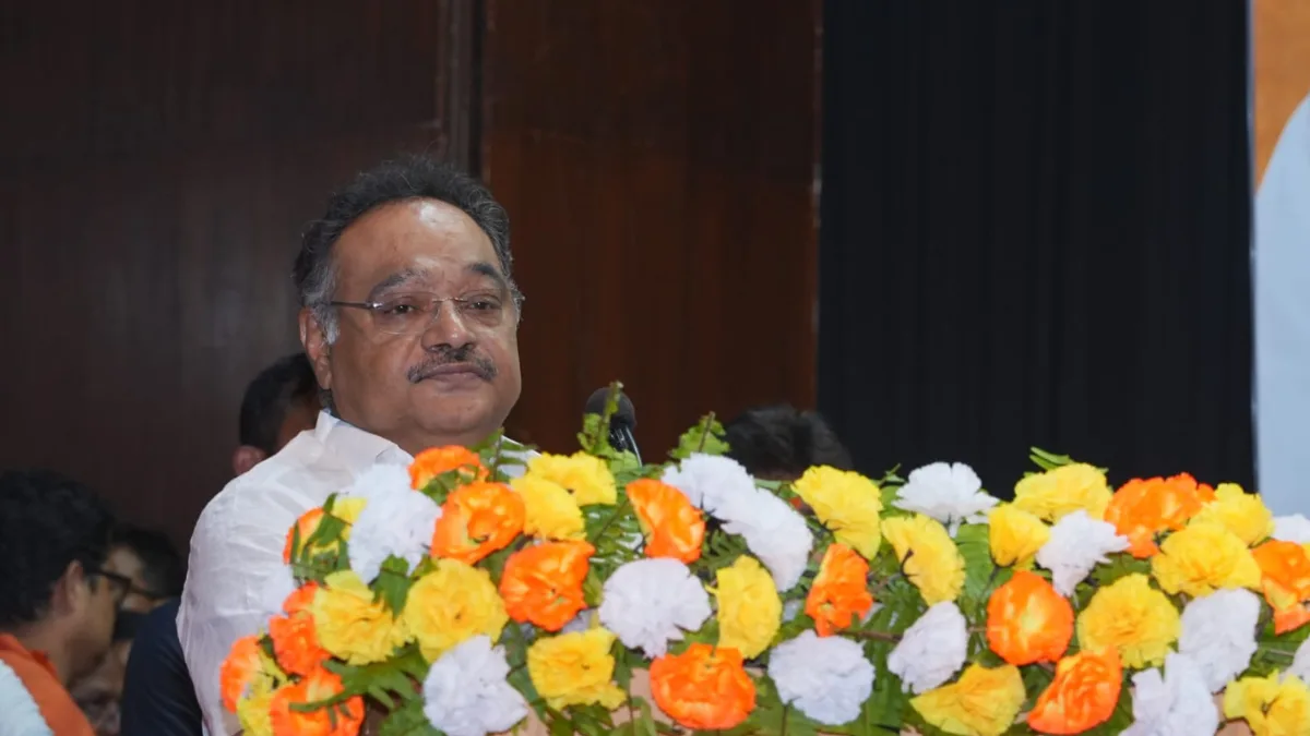 বামেদের ৩৪ বছর ক্ষমতায় থাকায় কারণ জানালেন শমীক