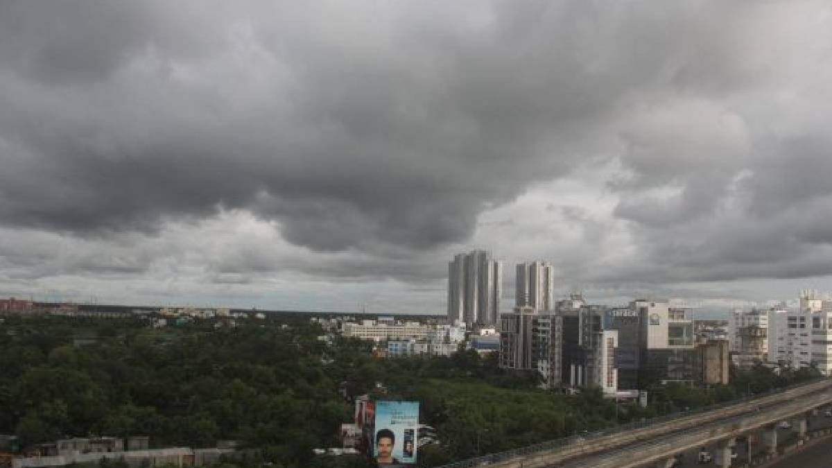 বর্ষার মরসুমে দক্ষিণবঙ্গে দেখা নেই বৃষ্টির, উলটপুরাণের ছবি উত্তরবঙ্গে