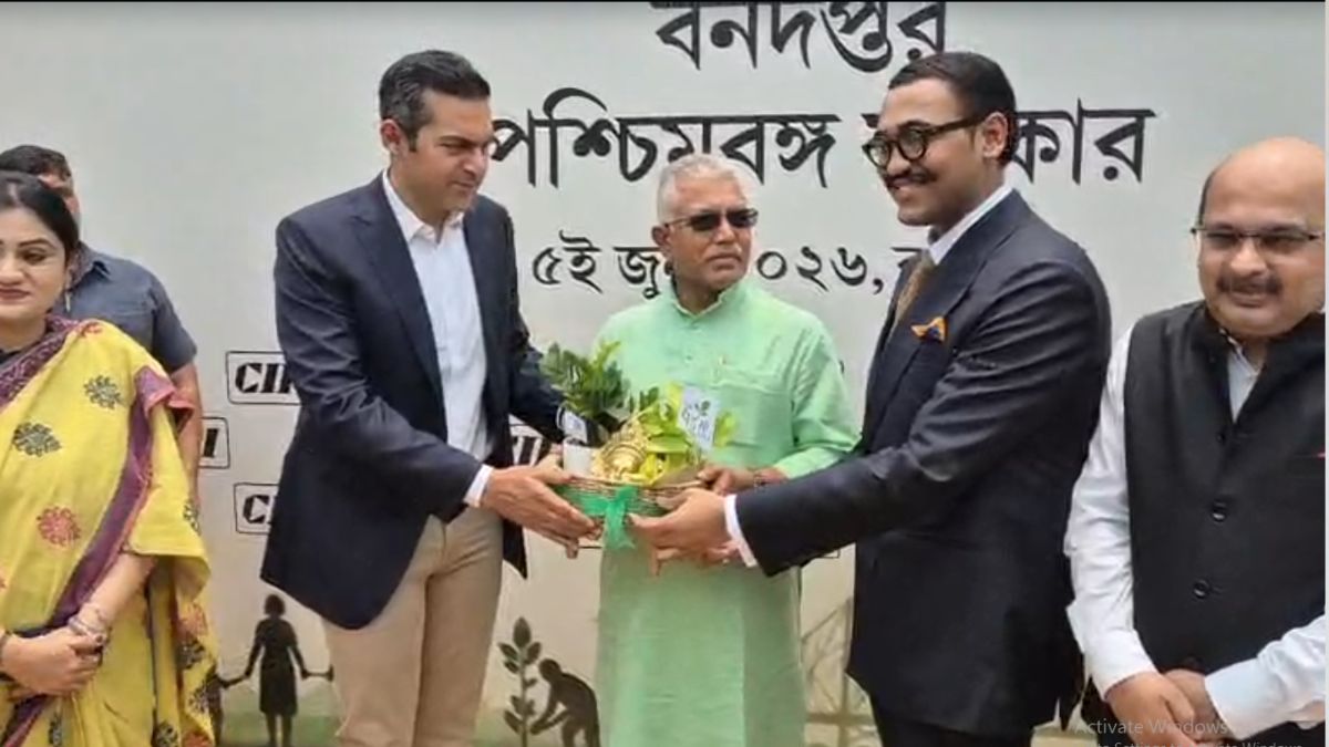 বিশ্ব পরিবেশ দিবসে প্লাস্টিক বর্জন করার বার্তা মন্ত্রী দিলীপের