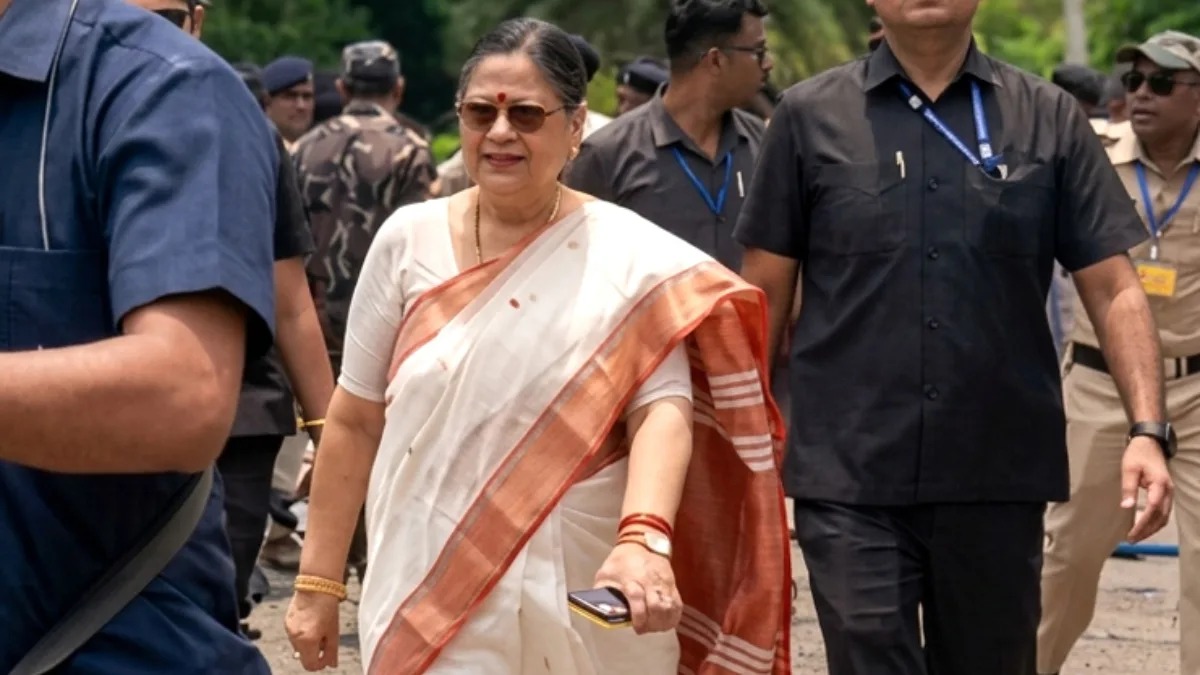 জাতীয় নিরাপত্তার প্রশ্ন তুলে মুখ্যমন্ত্রী এবং বিদেশমন্ত্রীকে চিঠি সাংসদ কাকলির