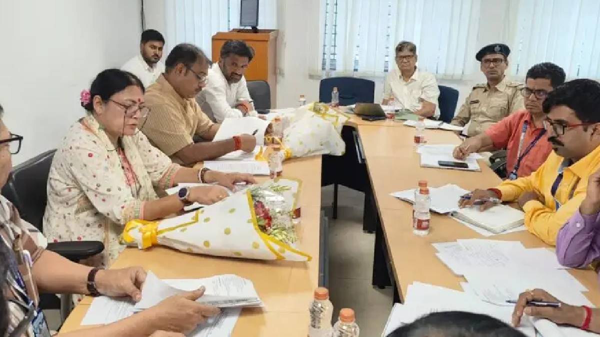 আসানসোল জেলা হাসপাতালে রোগী কল্যাণ সমিতির বৈঠকে মন্ত্রী অগ্নিমিত্রা পাল