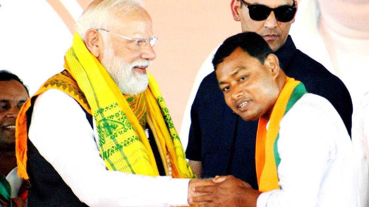 স্বাধীনতার পর প্রথমবার মন্ত্রী পেল মাটিগাড়া-নকশালবাড়ি, মন্ত্রী পদে শপথ নিলেন আনন্দময় বর্মন