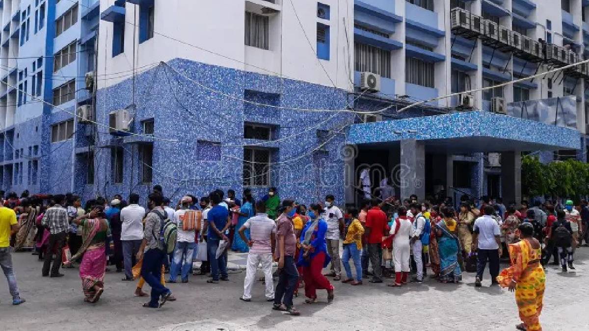খাদ্যভবনে চারতলা থেকে পড়ে গুরুতর জখম যুগ্মসচিব