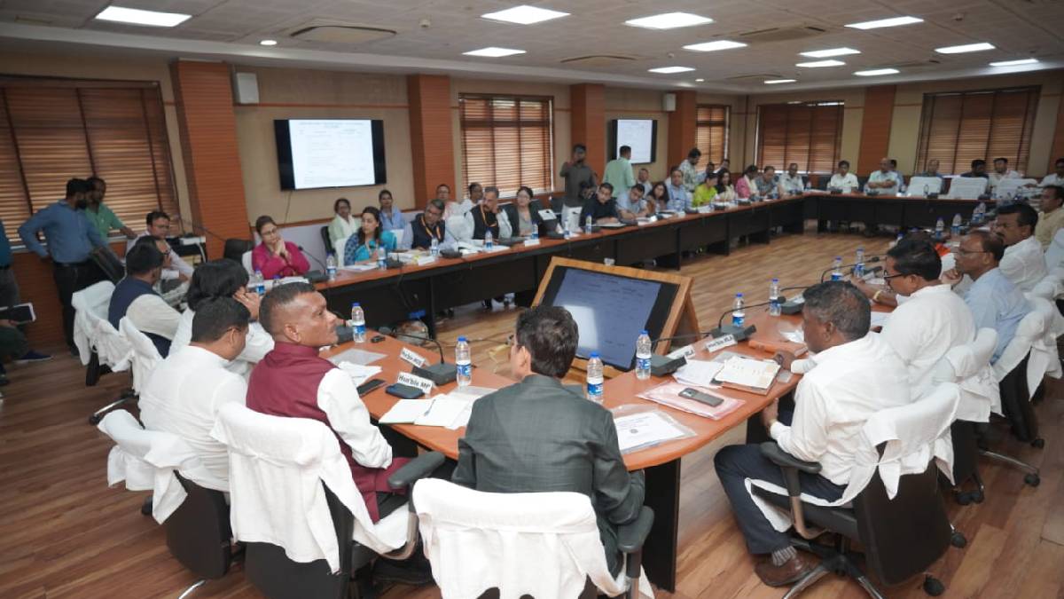 উত্তরবঙ্গের চা শিল্প পুনরুজ্জীবনে এবার ‘আসাম মডেল’-ই ভরসা