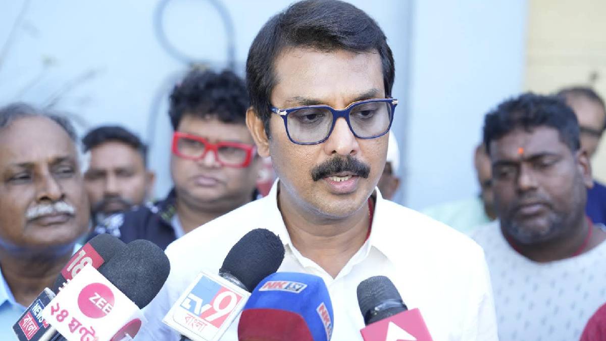 আলিপুর আদালতে পেশ তৃণমূলের প্রভাবশালী নেতা স্বরূপ বিশ্বাস