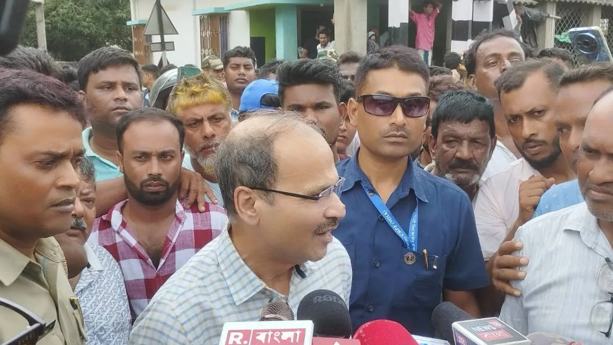 মুর্শিদাবাদে ট্রেন দুর্ঘটনায় গ্রেপ্তার গেটম্যান, ঘটনাস্থলে অধীর চৌধুরী